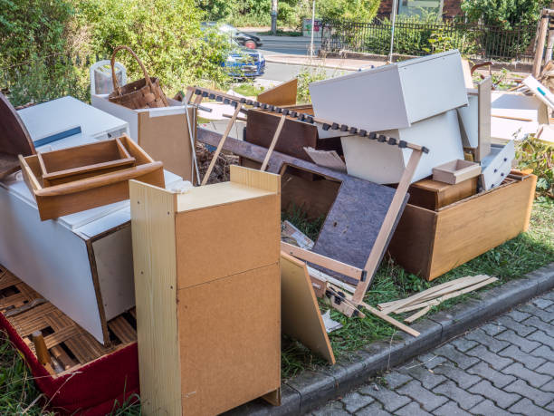 Best Yard Cleanup Services  in Falls Church, VA